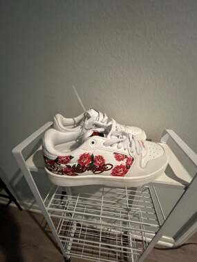 Ed Hardy Women's White Low-Top Sneakers with Rose and Skull Tattoo Print
